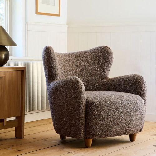 Poltrona contemporanea - Jodie Wing - West Elm - in tessuto / in legno massiccio / marrone