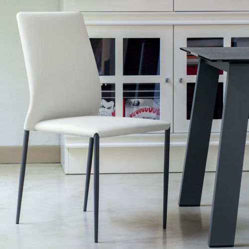 Sedia contemporanea - KENDRA - INGENIA CASA - da interno / in pelle / con supporto in metallo laccato