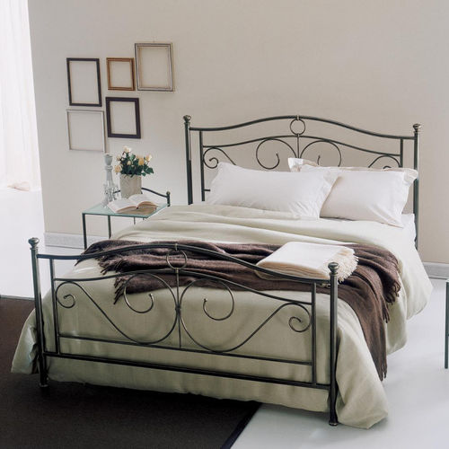 Letto matrimoniale - GARDA - INGENIA CASA - classico / con testiera / con base contenitore