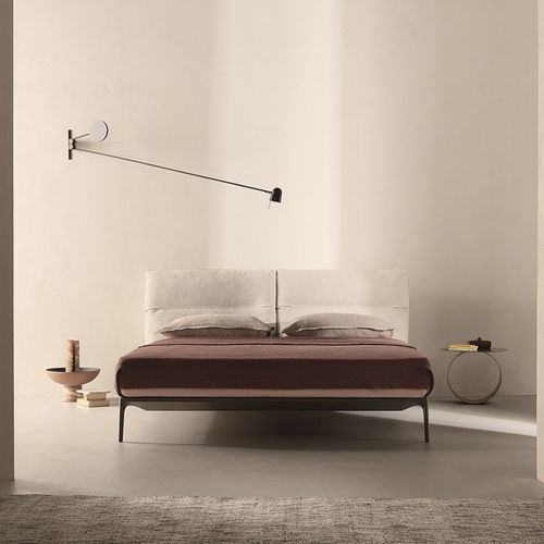 Letto matrimoniale - YALE  - MDF Italia - contemporaneo / con testiera imbottita / con testiera in pelle