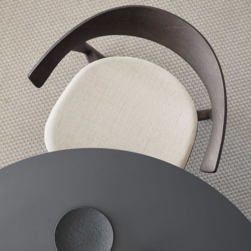 Sedia contemporanea - NIX - CAPDELL - da interno / in tessuto / in legno massiccio