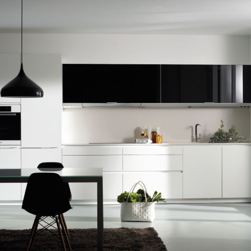 Cucina contemporanea - LINE-E - SANTOS - in melaminico / con maniglia integrata