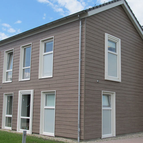Rivestimento di facciata a doghe - SELEKTA RENOLIT  - WERZALIT - in HPL / verticale / liscio