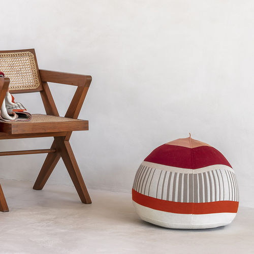 Pouf contemporaneo - VELDEN - casalis - in lana / in lana merinos / tondo