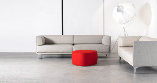 Pouf contemporaneo - INSULA : EJ 190/191-F - Erik Jørgensen - in tessuto / in espanso / tondo