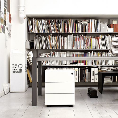 Cassettiera per ufficio in alluminio - BUREAU - Kristalia - 3 cassetti / con rotelle / a chiave