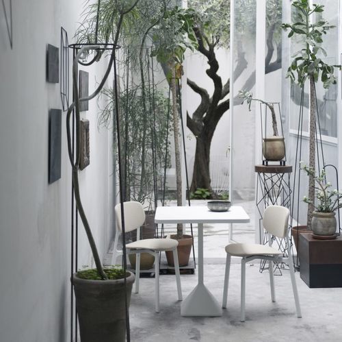 Tavolo da bistrot contemporaneo - TNP  - Kristalia - in ghisa / in ferro / con supporto in ghisa