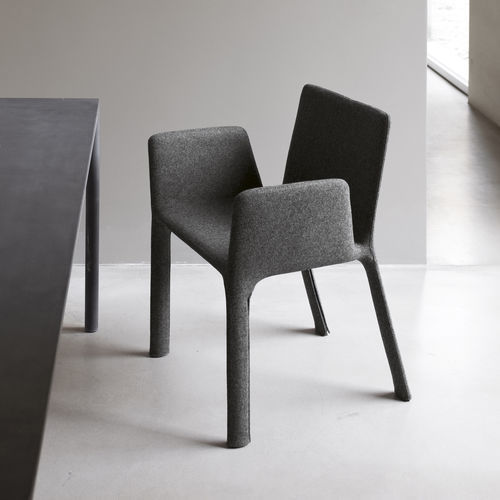 Sedia contemporanea - JOKO - Kristalia - da interno / in tessuto / in pelle