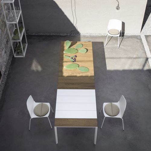 Tavolo contemporaneo - MAKI - Kristalia - in teak / in vetro / in laminato