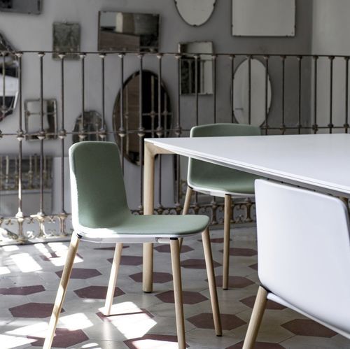 Sedia contemporanea - Rama - Kristalia - da interno / in tessuto / in legno compensato