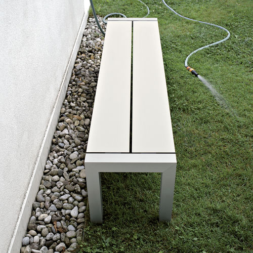 Panca da giardino contemporanea - SUSHI - Kristalia - in alluminio anodizzato / in laminato / senza schienale