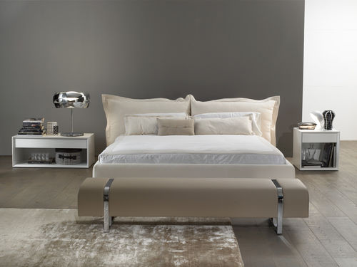 Divanetto imbottito contemporaneo - DARA - CasaDesùs - in poliuretano / per uso contract / beige