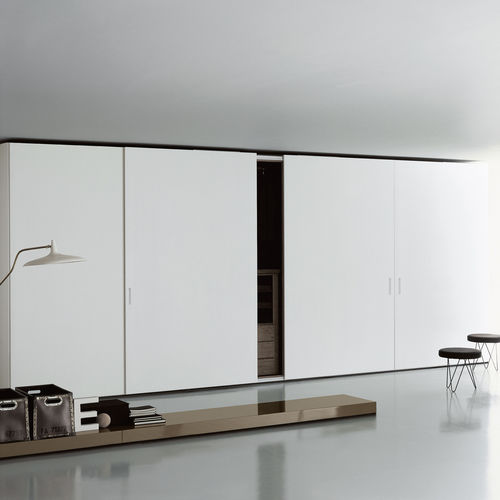 Armadio contemporaneo - STORAGE - Porro - in legno laccato / in vetro / a porte scorrevoli