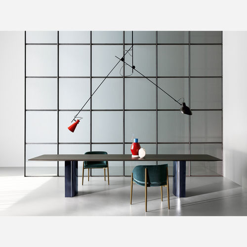 Tavolo contemporaneo - JEFF - Porro - in legno massiccio / in castagno / con supporto in metallo