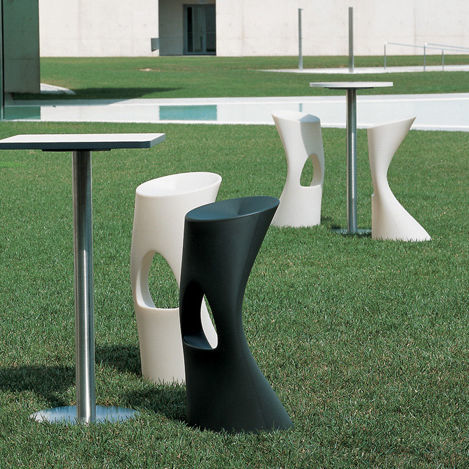 Sgabello da bar design originale - FLOD - Mobles 114 editions - in polietilene / con base in polipropilene / con base centrale