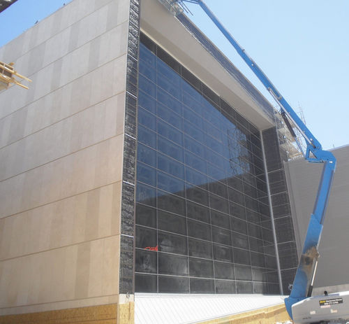 Rivestimento di facciata in pannelli - INDIANA STANDARD BUFF - Stone panels - in calcare / finitura naturale / aspetto pietra