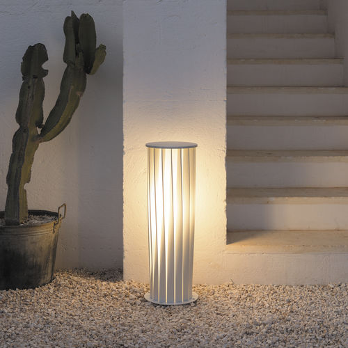 Lampada da terra - ATON - Unopiù - in alluminio / contemporanea / con cavo