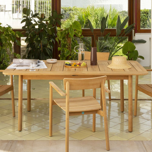 Tavolo contemporaneo - PEVERO - Unopiù - in teak / con supporto in teak / rettangolare