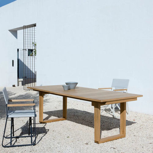 Tavolo contemporaneo - Cosette - Unopiù - in teak / con supporto in teak / rettangolare