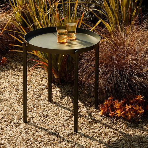 Tavolo d'appoggio contemporaneo - Fresbee - Unopiù - in teak / in alluminio / con supporto in alluminio