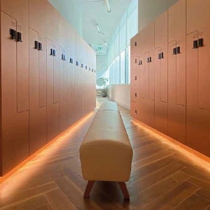 Divanetto imbottito contemporaneo - PONY - GEKIPS - in ecopelle / con supporto in legno / per edifici pubblici