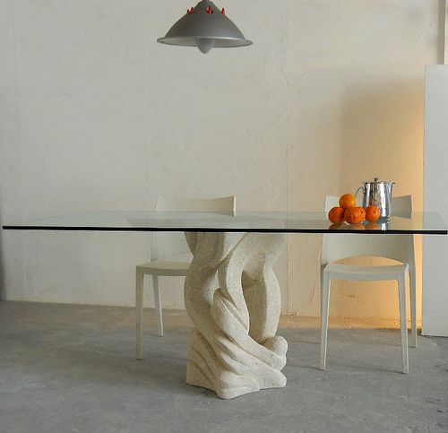 Tavolo contemporaneo - AUSTRALE - stonebreakers - in cristallo / con supporto in pietra / rettangolare