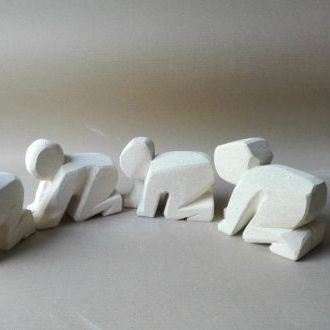 Scultura in pietra - Girotondo - stonebreakers - fatta a mano / bianca / arte figurativa