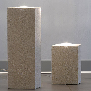 Lampada da tavolo - Pollicina - stonebreakers - in pietra / contemporanea / con cavo