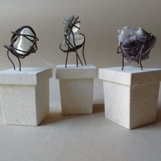 Scultura in pietra - Pierre Lune - stonebreakers - fatta a mano / beige / geometrica
