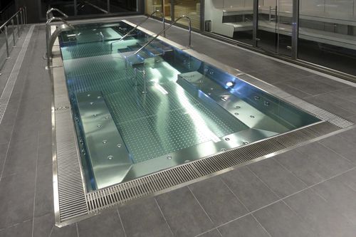 Piscina a straripamento - Inbeca Wellness Equipment S.L - da esterno / per hotel / per centro benessere