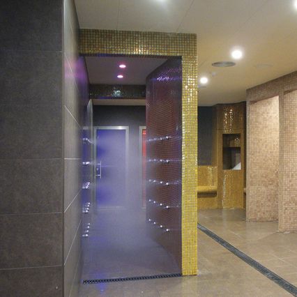 Doccia all'italiana - MIST CORRIDOR - Inbeca Wellness Equipment S.L - bitermica / in metallo / contract