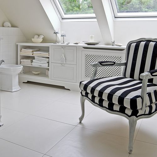 Mobile da bagno classico - AKAN-handmade furniture - in legno laccato / con cassetti