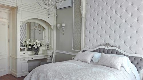 Letto matrimoniale - AKAN-handmade furniture - classico / imbottito / con testiera