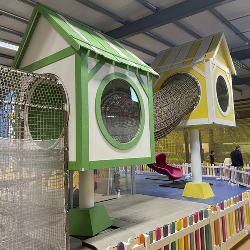 Casetta da gioco per parco giochi - STANDARD  - Walltopia - a pavimento