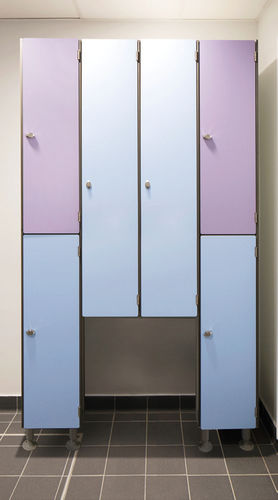 Armadietto spogliatoio in laminato - PMR - FRANCE EQUIPEMENT - per edifici pubblici / contract / per impianto sportivo