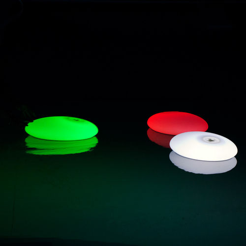 Lampada galleggiante - GLOUGLOU POL  - Martinelli Luce Spa - in polietilene rotostampato / contemporanea / a batteria ricaricabile