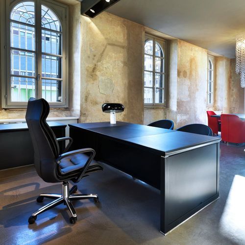 Scrivania direzionale - IANUS - TECNO - contemporanea / in legno / con base in pannelli