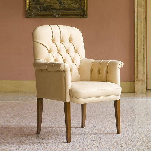 Poltrona visitatore chesterfield - MEETING - BERTO - in pelle / in faggio / contract