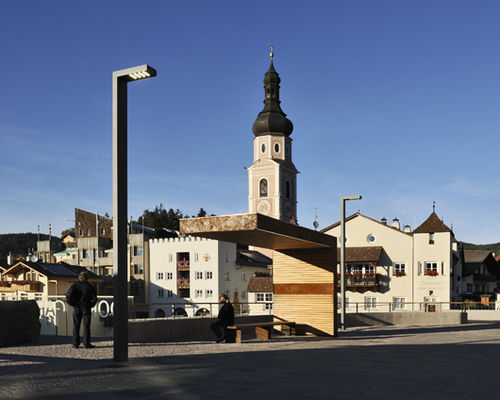 Lampione urbano - FA - ewo - contemporaneo / in alluminio estruso / in PMMA