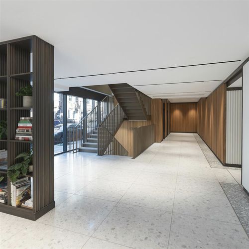 Pannello per pavimento sopraelevato in marmo - Terrazzo - Nesite - antiscivolo / da interno / per edifici pubblici
