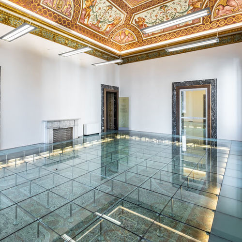 Pannello per pavimento sopraelevato in vetro - Nesite - antiscivolo / da interno / per fiera