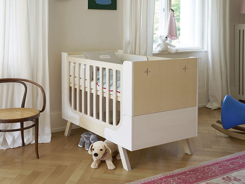 Letto per neonato contemporaneo - FAMILLE GARAGE - Richard Lampert - in legno