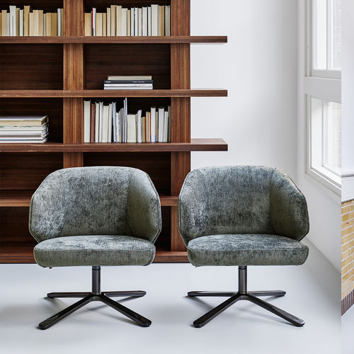 Poltrona club contemporanea - BACK ME UP - MONTIS - in pelle / in tessuto / in legno