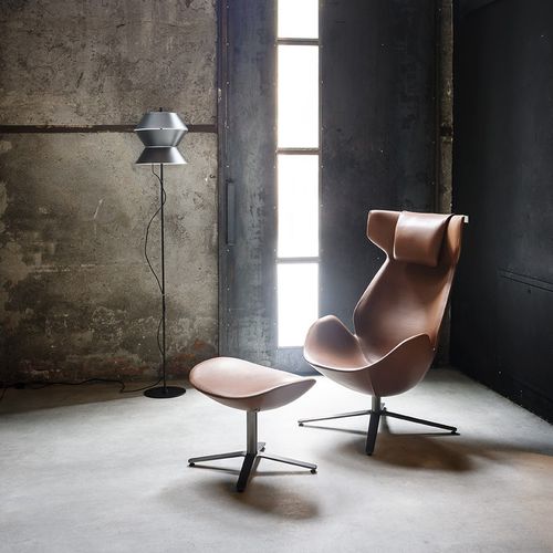Poltrona contemporanea - SHELTER - Tacchini - in pelle / in tessuto / con poggiapiedi