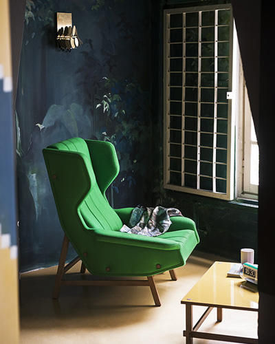 Poltrona contemporanea - GIULIA - Tacchini - in pelle / in legno / a orecchioni