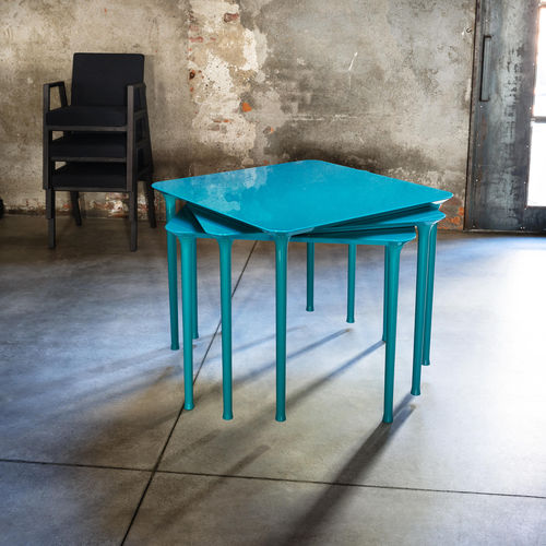 Tavolo contemporaneo - SPINDLE - Tacchini - in MDF / rettangolare / impilabile