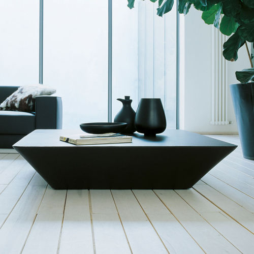 Tavolino basso contemporaneo - NARA - Tacchini - in pelle / rettangolare / per uso residenziale