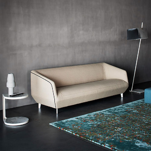 Divano contemporaneo - DRESSED - Tacchini - in tessuto / beige / di Luca Nichetto
