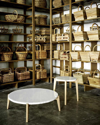 Tavolino basso contemporaneo - MONZINO - Tacchini - in pietra / rotondo / per uso residenziale