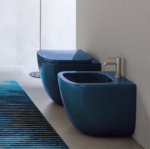 WC da appoggio - ERA - OLTREMARE - Ceramica Cielo - in ceramica / per uso residenziale / allungato